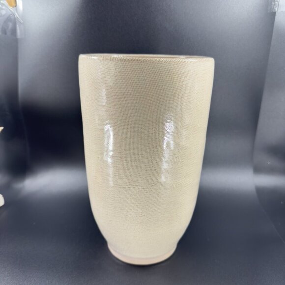 1980s Pottery Linen Straight Sided Vase in Beige on Cream Ceramic Vessel W Tag - Picture 10 of 10